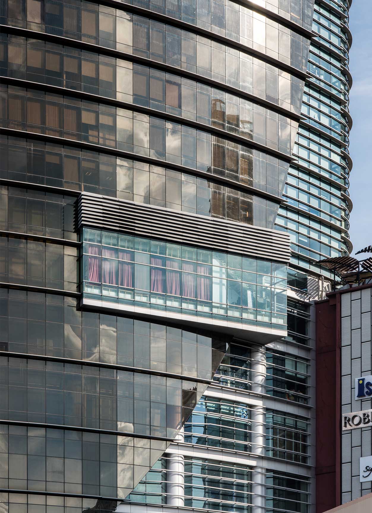 north-south-tower-img3-