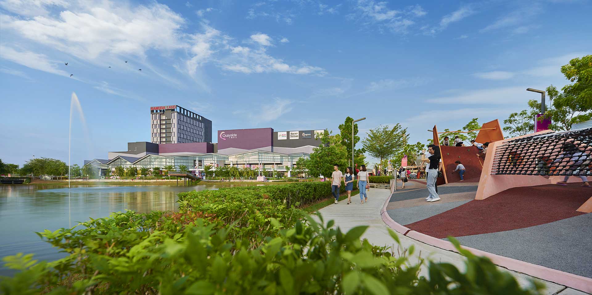 Quayside Mall's Banner